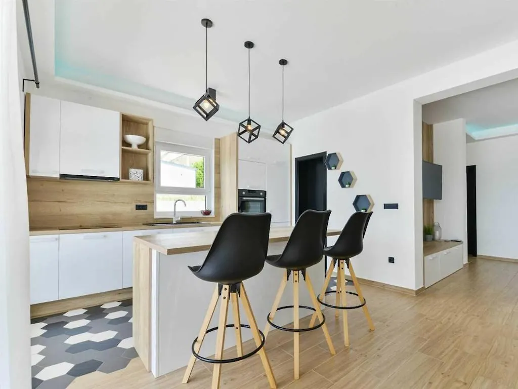 Katharina Comfortable Holiday Residence Maslenica