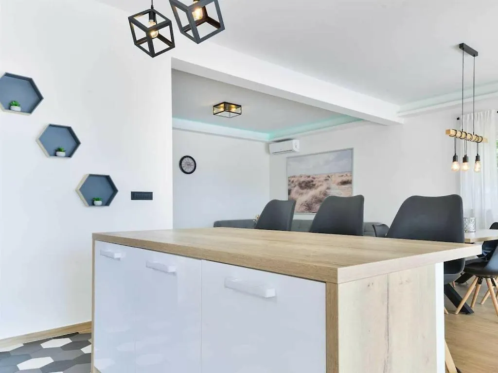 Katharina Comfortable Holiday Residence Maslenica Villa